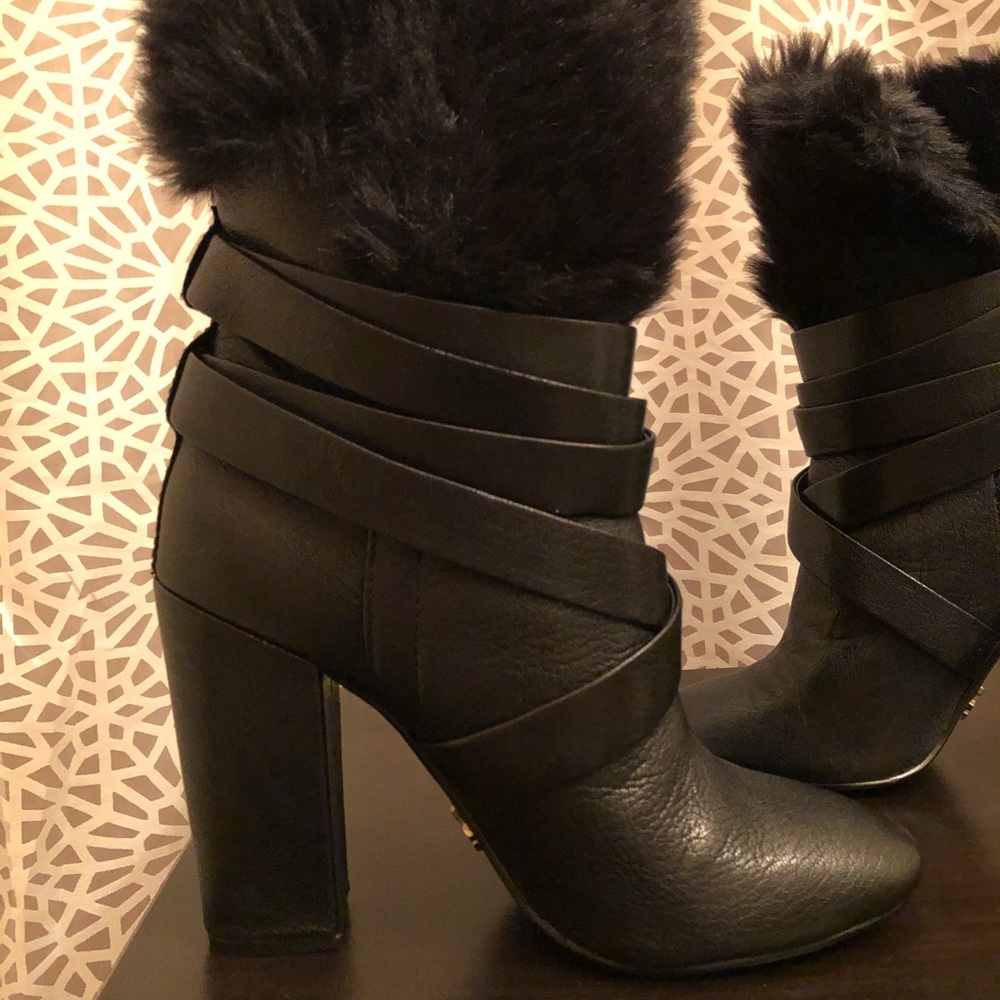 Pour La Victoire Chic Black Leather Fur Trim Boots - Picture 7 of 14